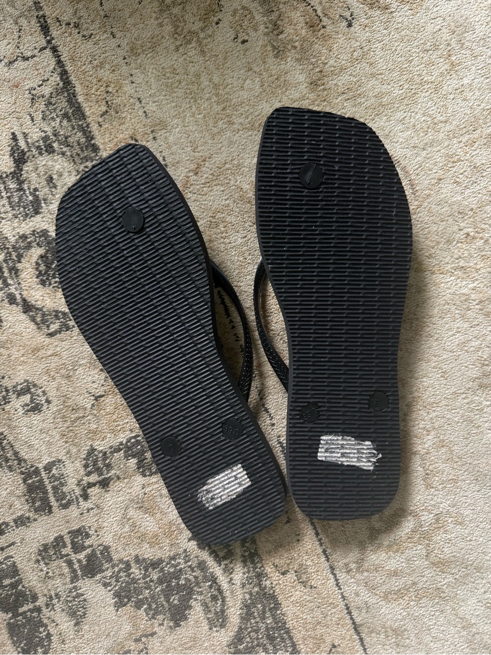 Havaianas Women's Slim Square Toe Flip Flops - Black - 39/40 - Picture 3 of 4